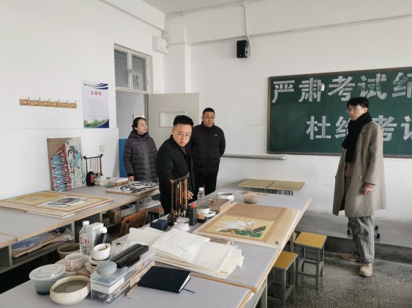 图三